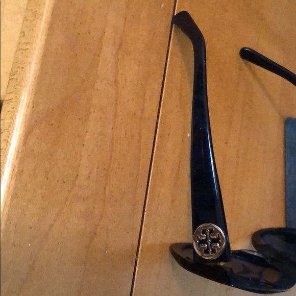 Authentic Tory Burch sunglasses main image 6